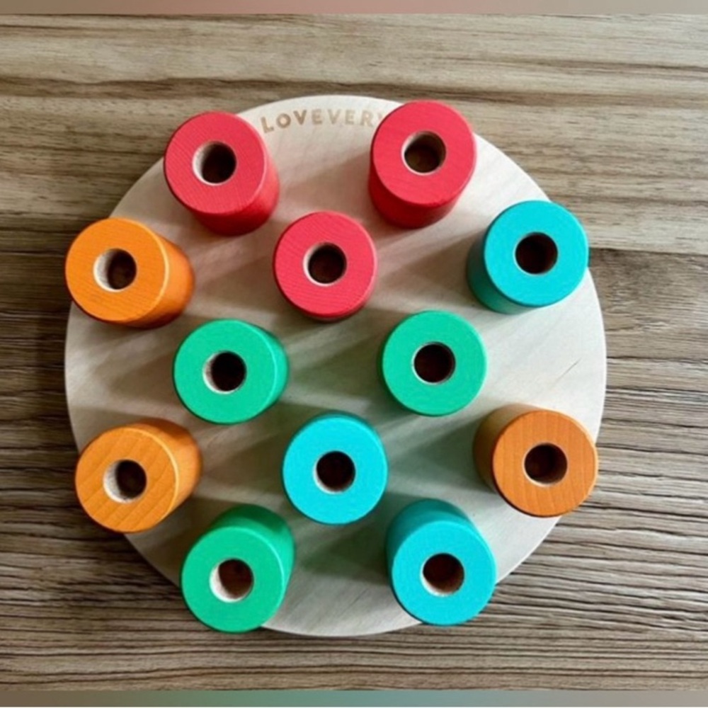 Lovevery Peg Board